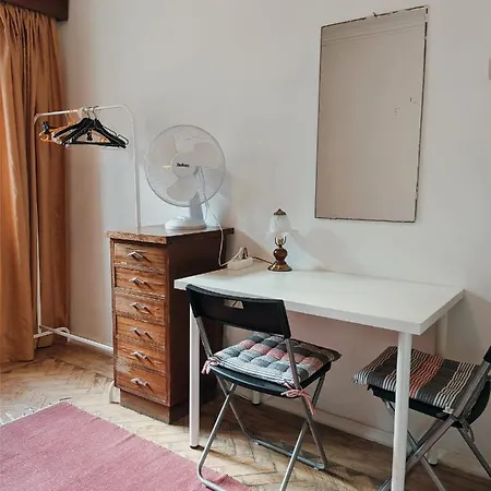 Charming D'Ourique 3-Bedroom Apartment With Private Balcony In Central Campo De Ourique, Lisbon Affittacamere