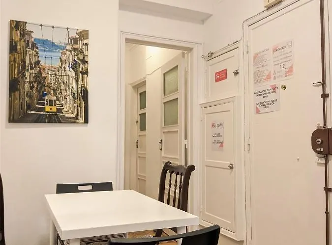 Pensión Charming D'Ourique 3-Bedroom Apartment With Private Balcony In Central Campo De Ourique, Lisbon Lisboa