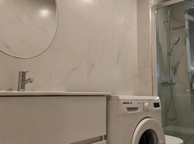 Pensión Charming D'Ourique 3-Bedroom Apartment With Private Balcony In Central Campo De Ourique, Lisbon *