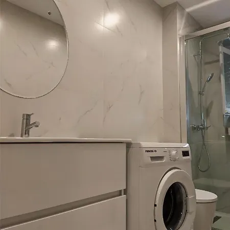 Konukevi Charming D'Ourique 3-Bedroom Apartment With Private Balcony In Central Campo De Ourique, Lisbon *